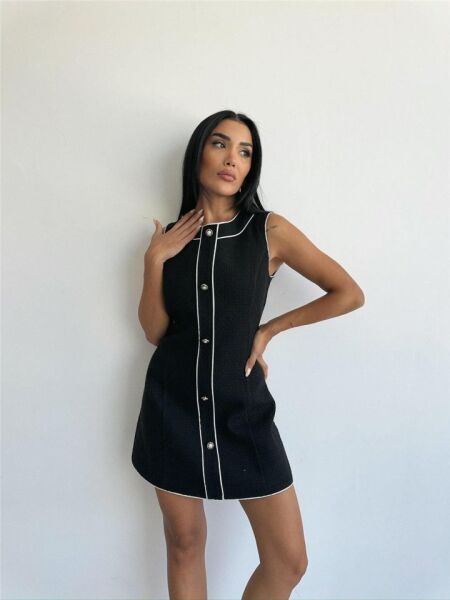CHANEL KUMAŞ KISA ÖNDEN DÜĞMELİ ELBİSE - Siyah